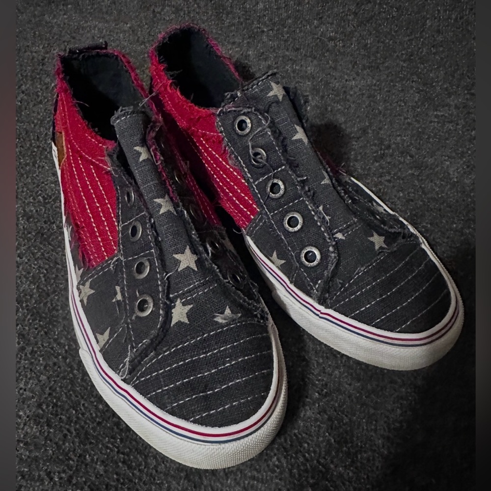 S1087 Blowfish Star Pattern Slip-On Sneakers, Sz 9 - Picture 4 of 7
